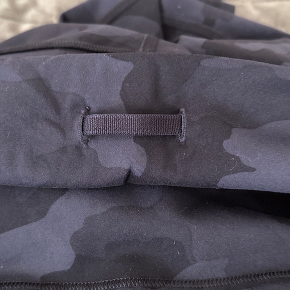 Lululemon Align High Rise Dark Camo Leggings 25" black gray size 6 - Picture 6 of 9
